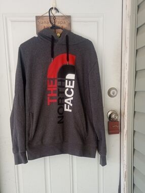 Men's Medium North Face Hoodie